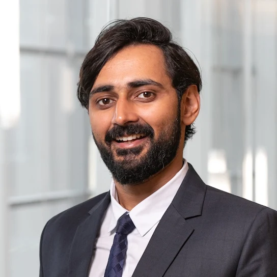 Shivam Singh,
US Top-15 MBA Admissions Mentor at admitStreet